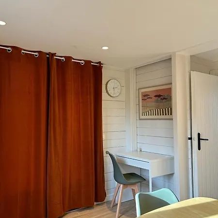 A L'ombre Des Chenes Feriehus *