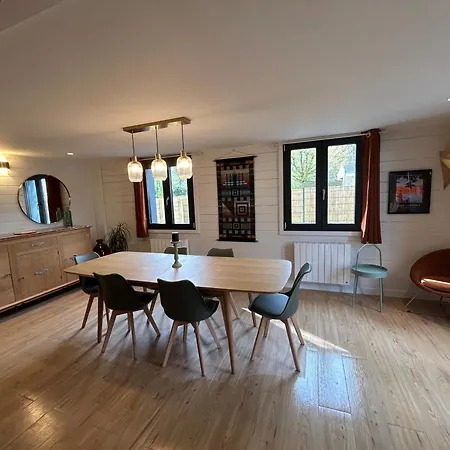 A L'ombre Des Chenes Holiday home *