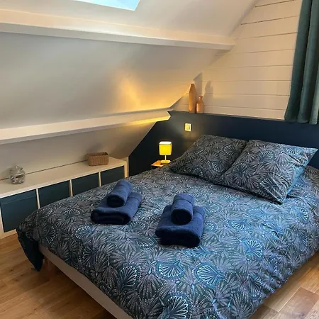 A L'ombre Des Chenes *